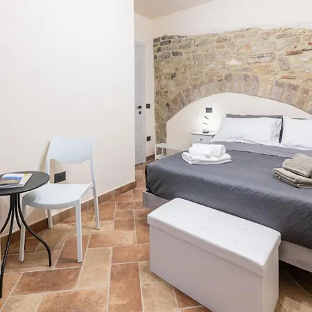 Apartment Locazione Turistica Via Saffi 10 *
