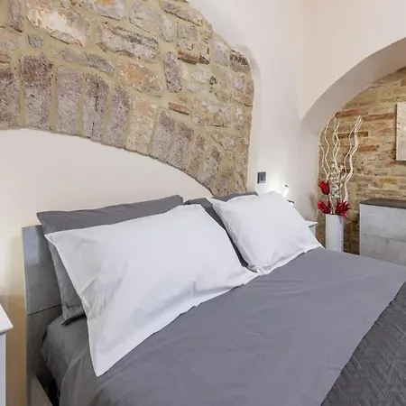 Locazione Turistica Via Saffi 10 * Gubbio